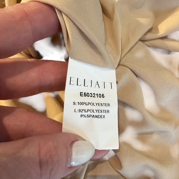 Elliatt - NWT Gold Asymmetrical Ruched Dress - Picture 10 of 12